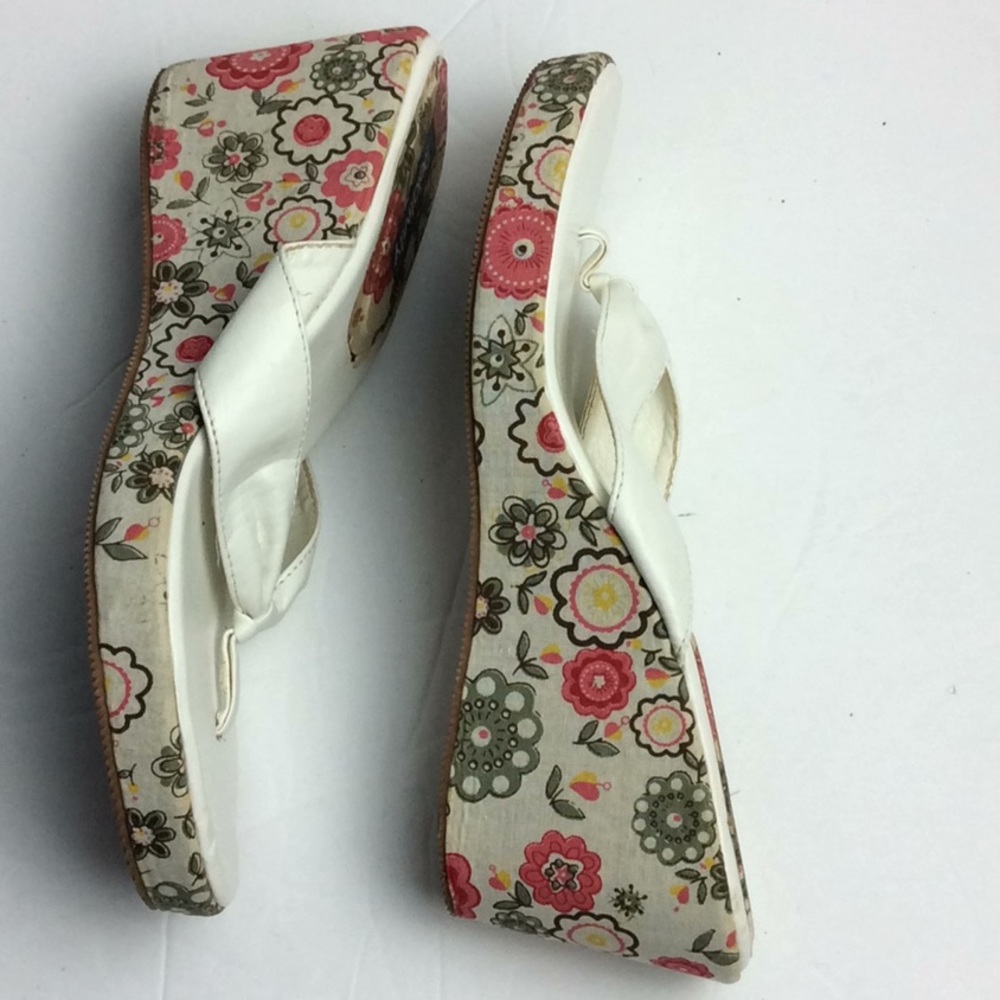 Relatively Ladies Floral 3” Sandals Sz 7/8 - Picture 3 of 7
